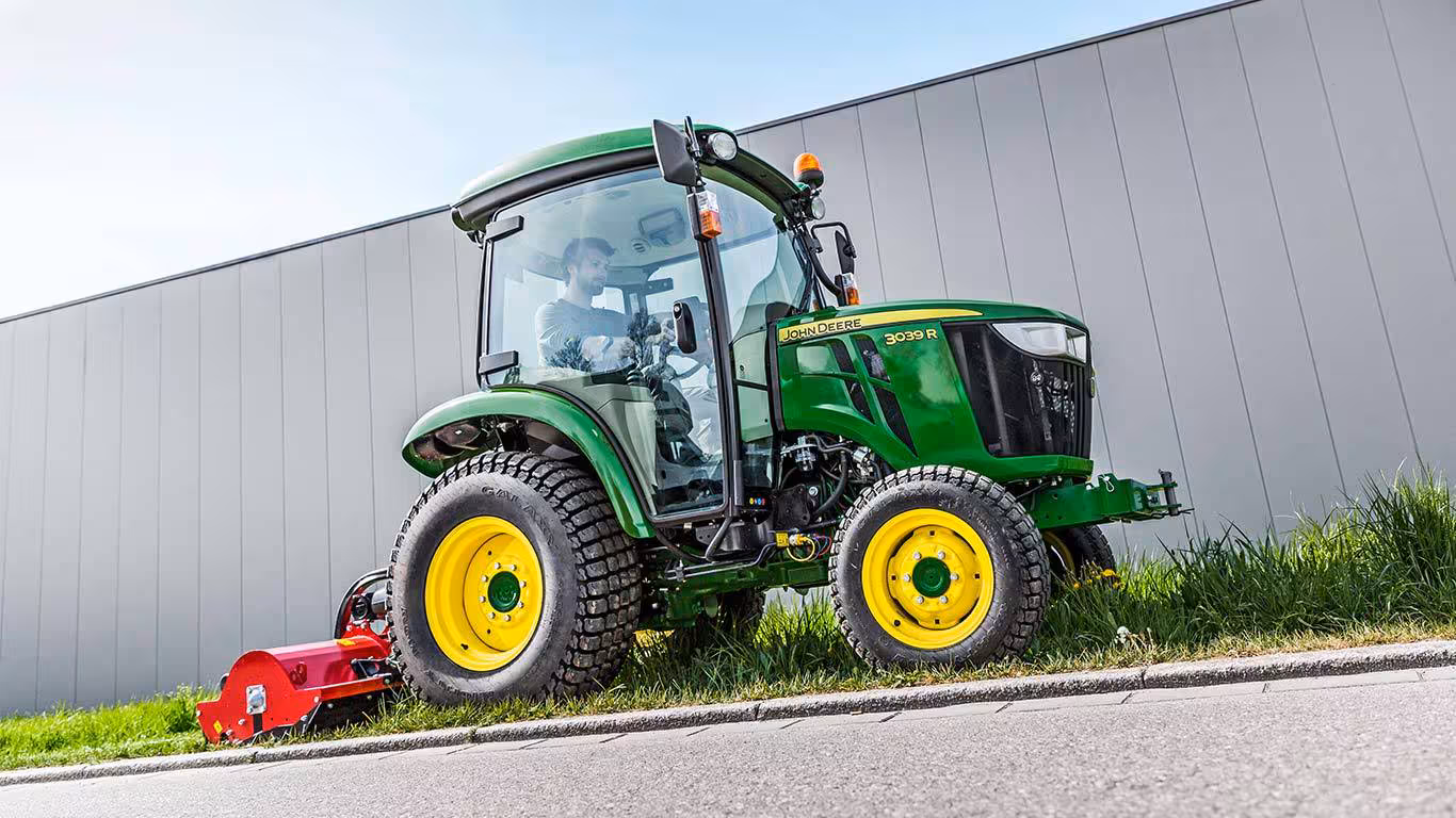 3039R Kompakttraktor